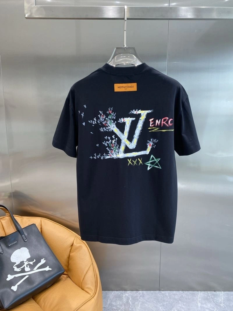 Sporty Louis Vuitton T-Shirts 134499