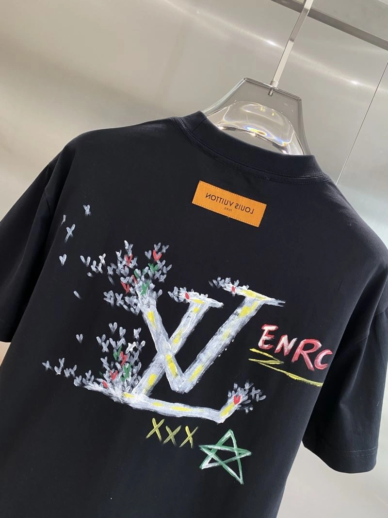 Sporty Louis Vuitton T-Shirts 134499
