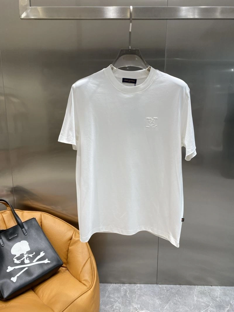 Lightweight Louis Vuitton T-Shirts 134484