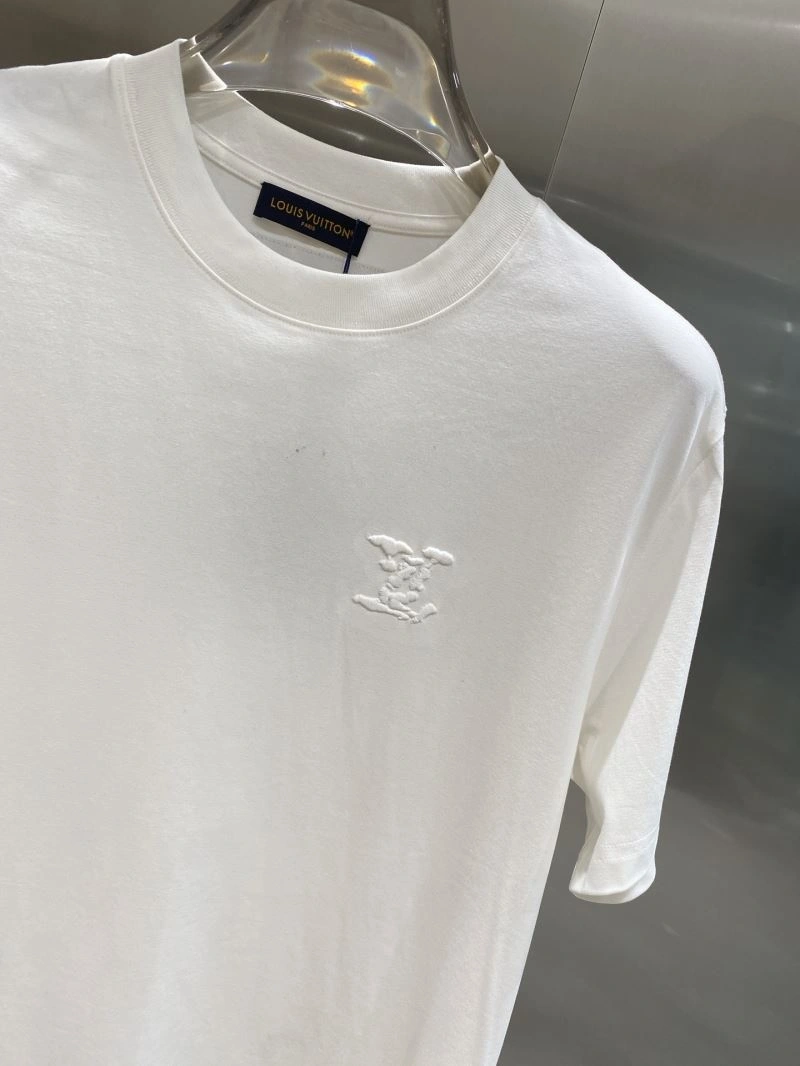 Lightweight Louis Vuitton T-Shirts 134484