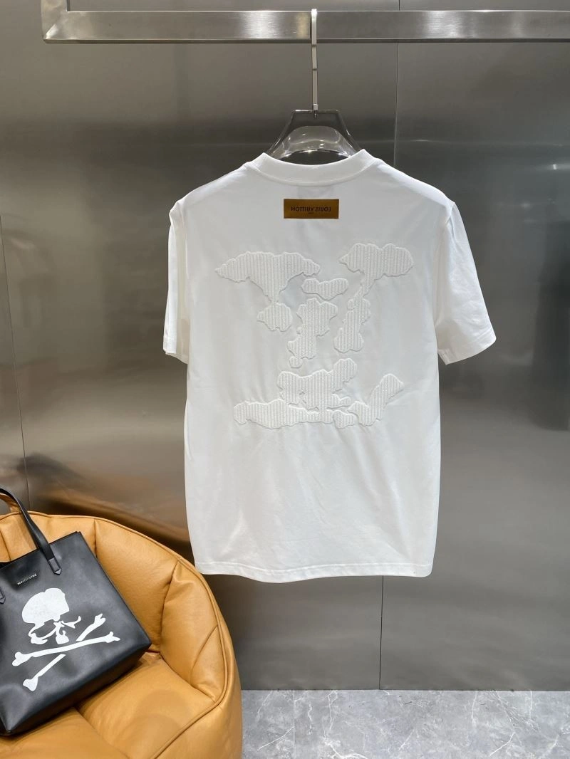 Lightweight Louis Vuitton T-Shirts 134484