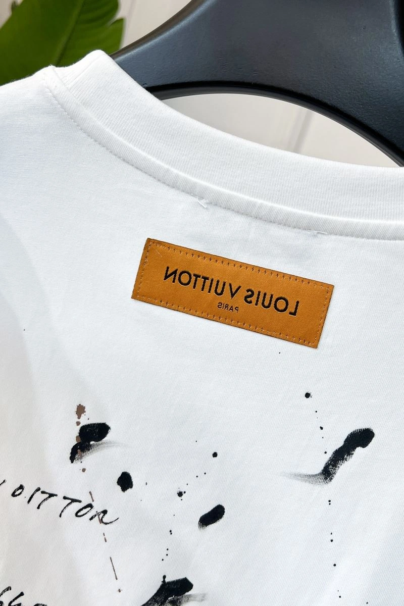 Louis Vuitton T-Shirts Stretchable 134489