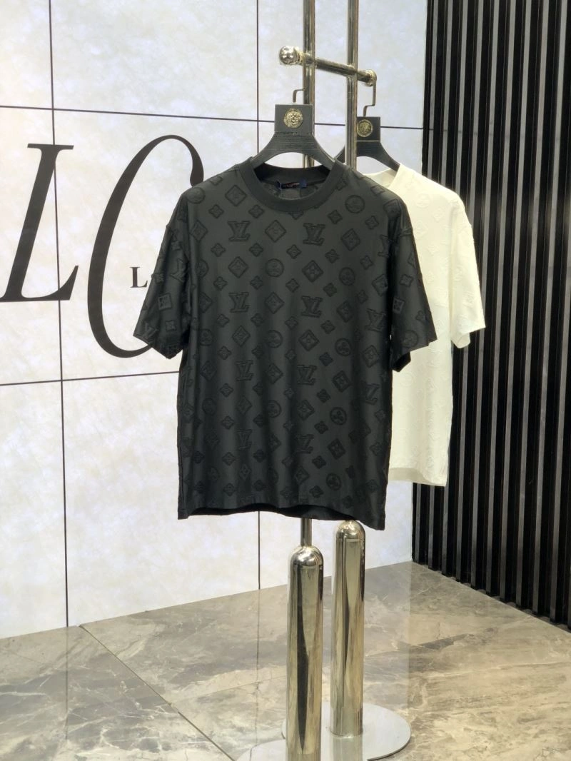 Unisex Louis Vuitton T-Shirts 134476
