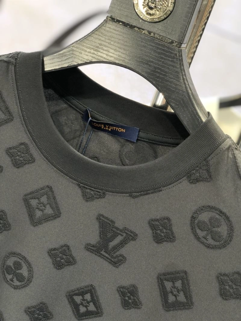 Unisex Louis Vuitton T-Shirts 134476