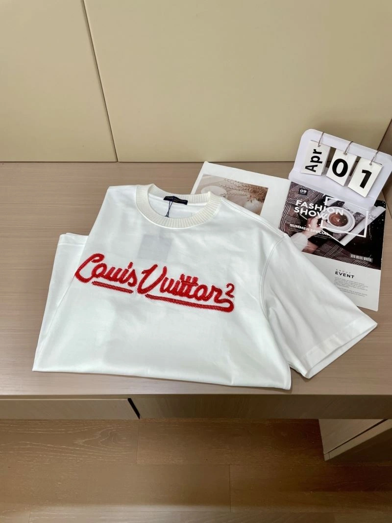 Louis Vuitton T-Shirts Minimalist 134483