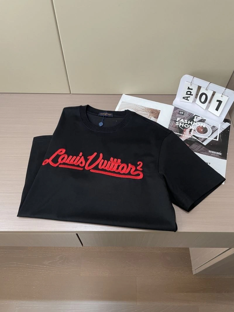 Louis Vuitton T-Shirts Minimalist 134483