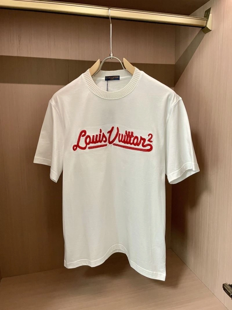 Louis Vuitton T-Shirts Minimalist 134483