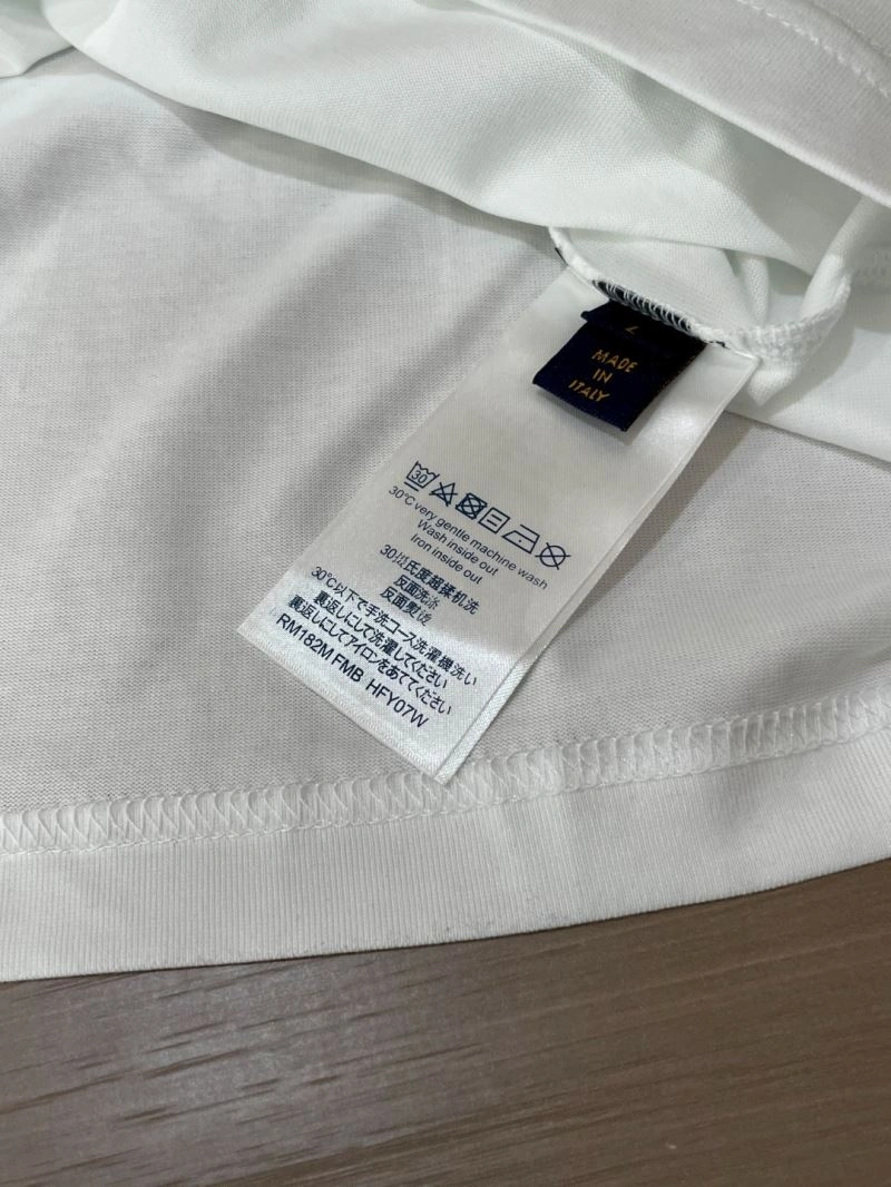 Louis Vuitton T-Shirts Minimalist 134483