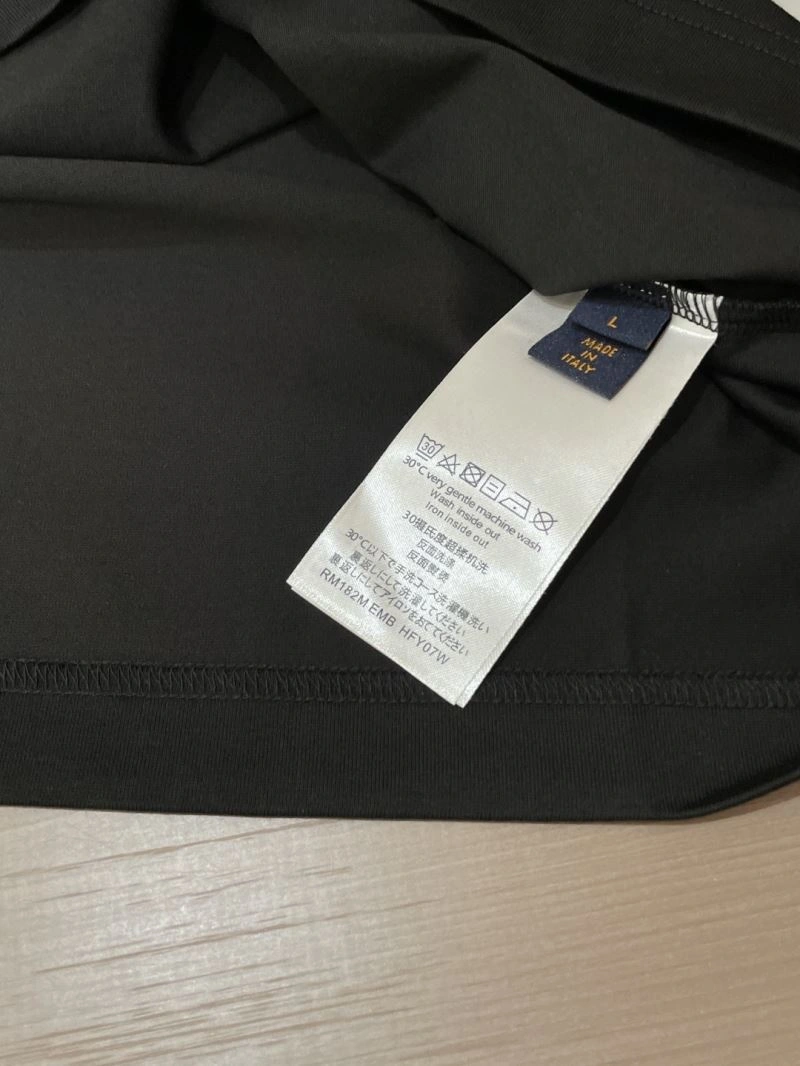 Timeless Louis Vuitton T-Shirts 134468
