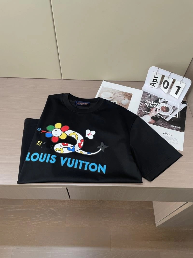 Louis Vuitton T-Shirts Modern 134470
