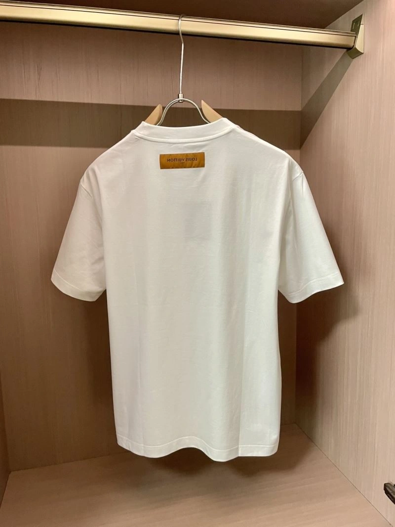 Louis Vuitton T-Shirts Modern 134470