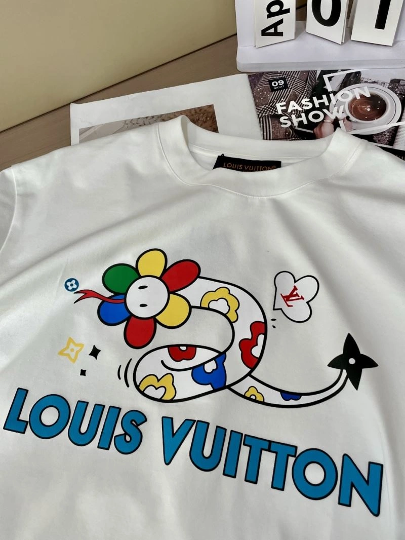 Louis Vuitton T-Shirts Modern 134470