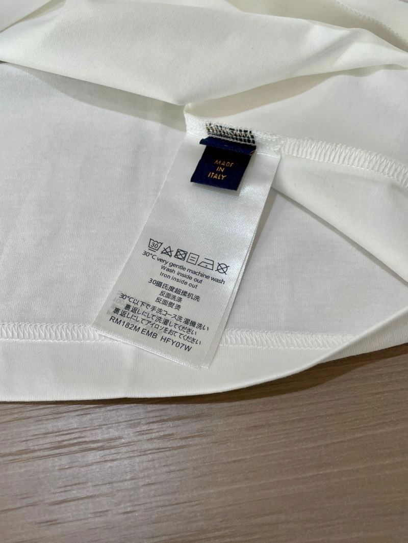 Louis Vuitton T-Shirts Modern 134470