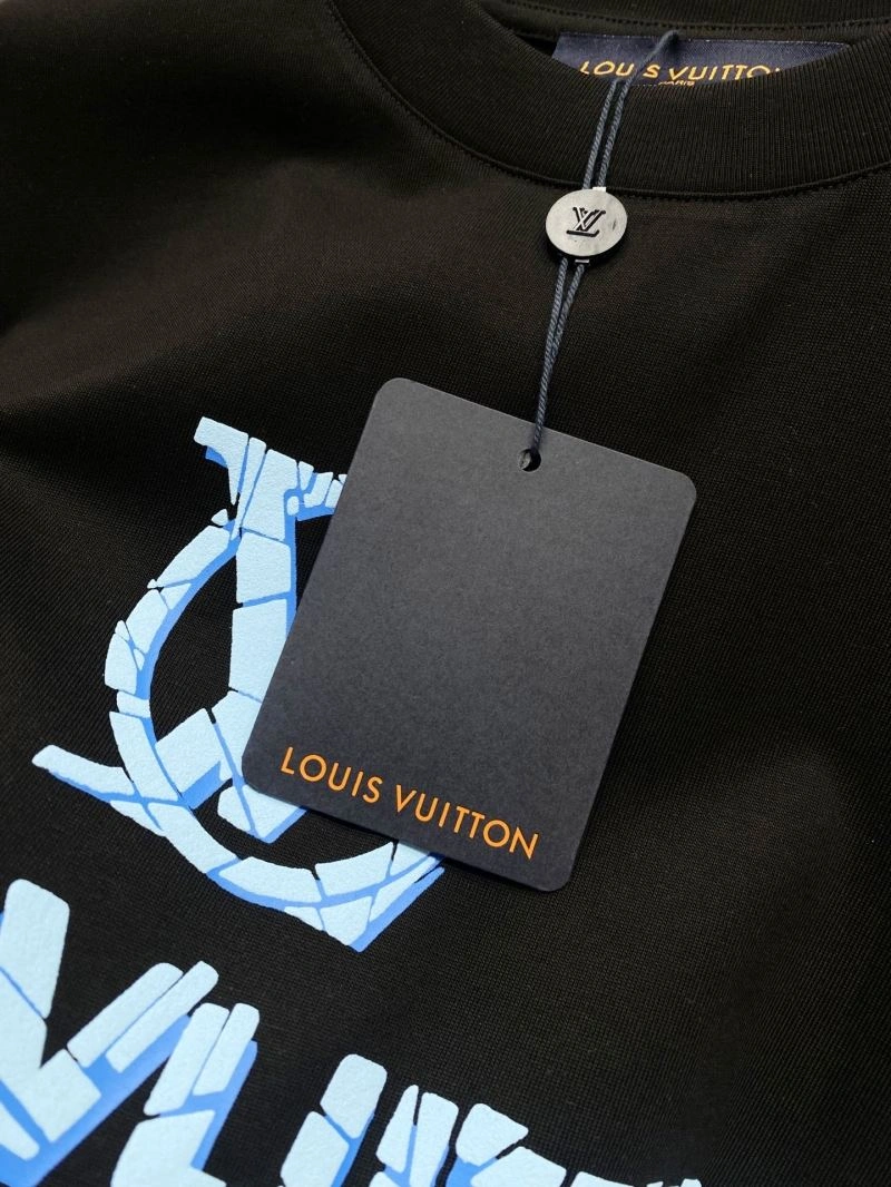 Modern Louis Vuitton T-Shirts 134463
