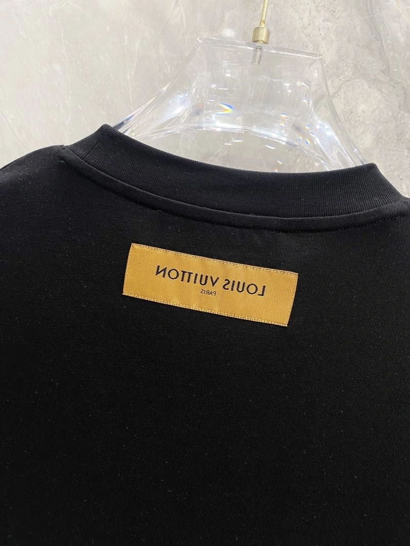 Modern Louis Vuitton T-Shirts 134463