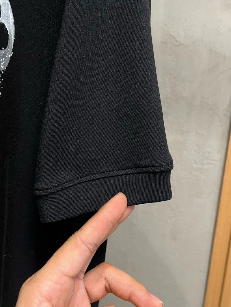 Louis Vuitton T-Shirts Sleek 134464