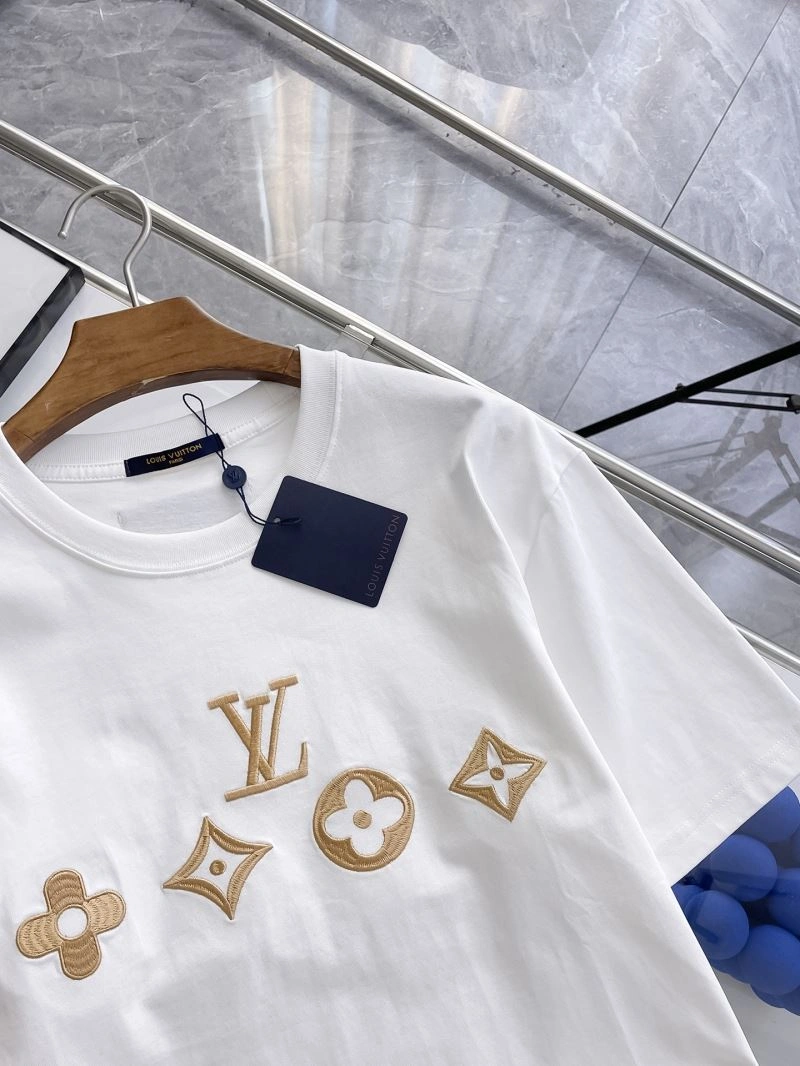 Cozy Louis Vuitton T-Shirts 134447