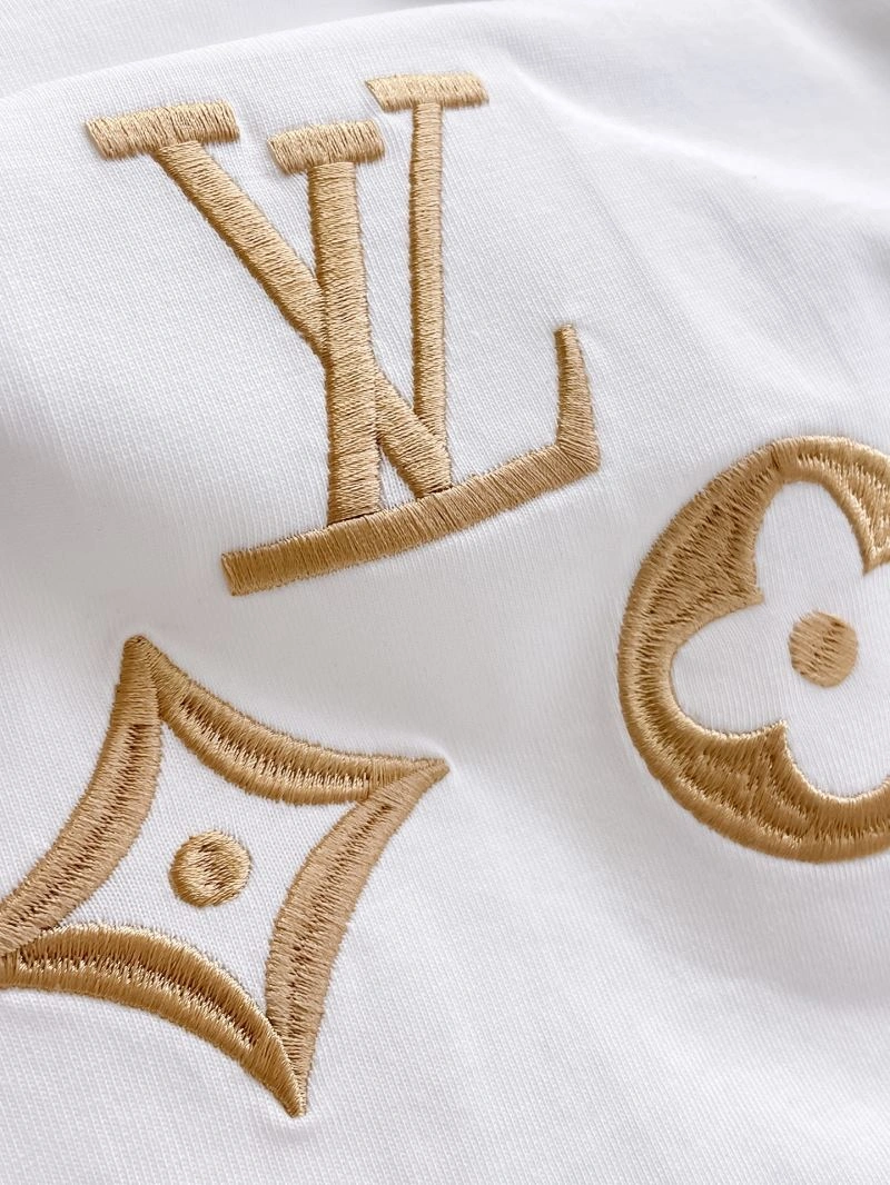 Cozy Louis Vuitton T-Shirts 134447