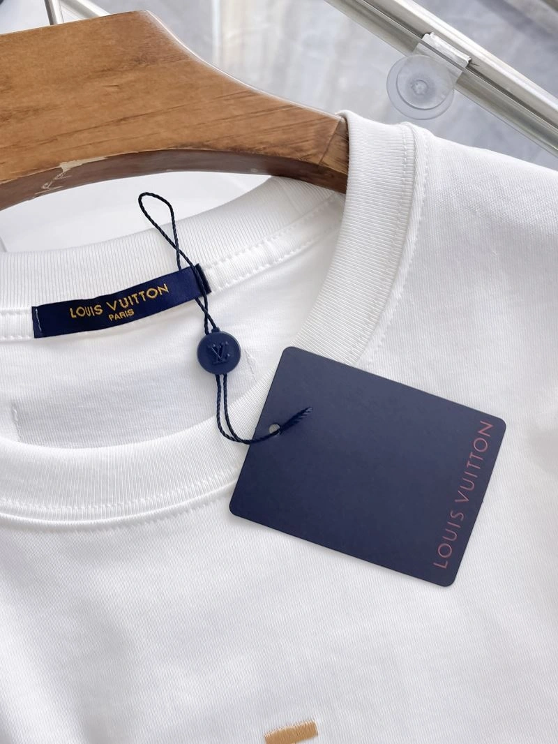 Cozy Louis Vuitton T-Shirts 134447
