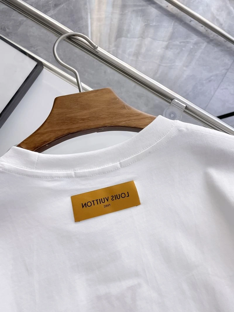 Cozy Louis Vuitton T-Shirts 134447