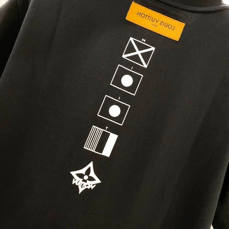 Louis Vuitton T-Shirts Sporty 134438