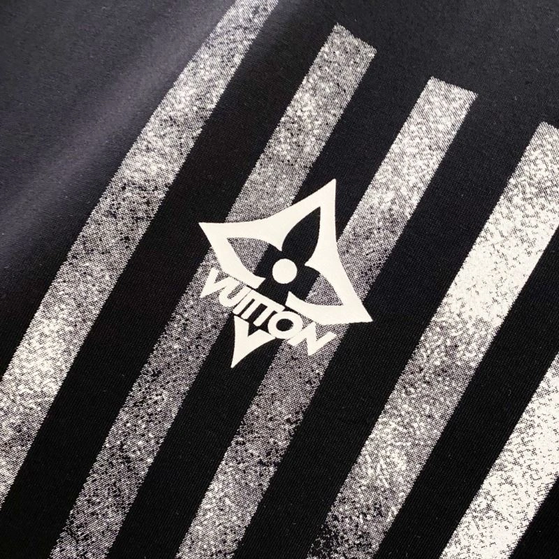Louis Vuitton T-Shirts Sporty 134438