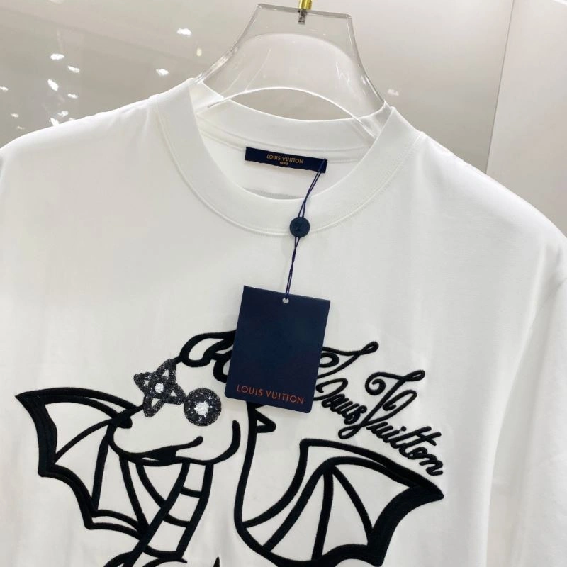 Louis Vuitton T-Shirts Neat 134442