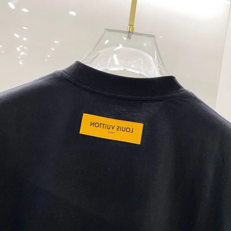 Snug Louis Vuitton T-Shirts 134444