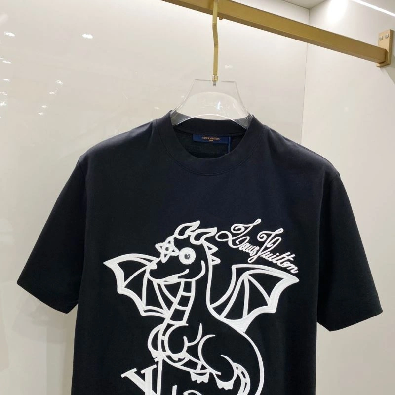 Snug Louis Vuitton T-Shirts 134444
