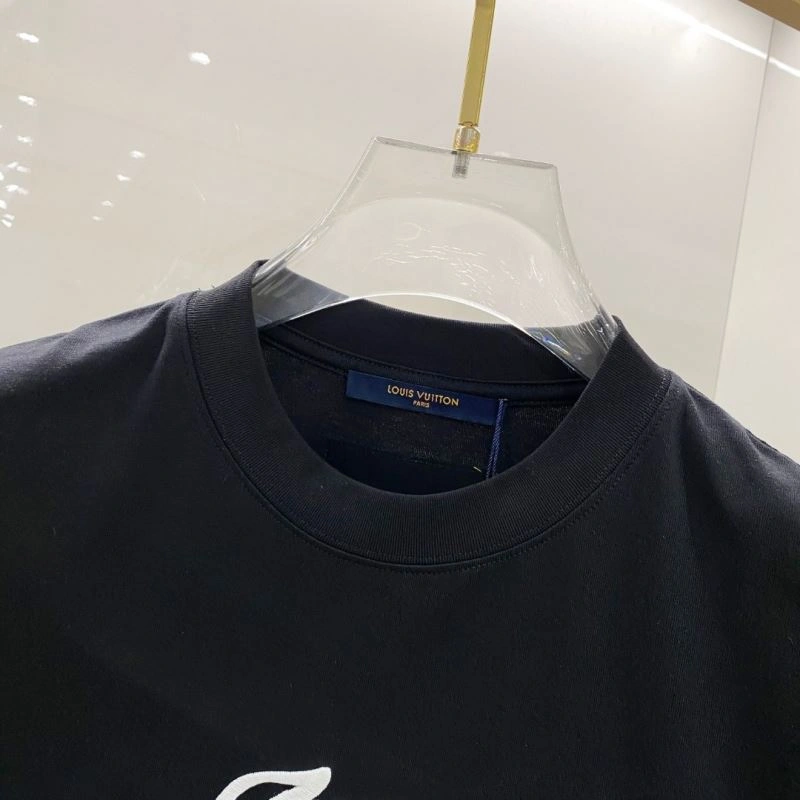 Snug Louis Vuitton T-Shirts 134444