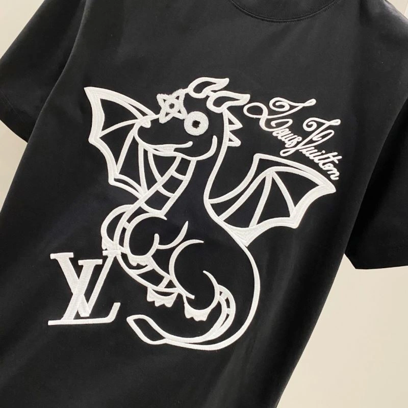 Snug Louis Vuitton T-Shirts 134444