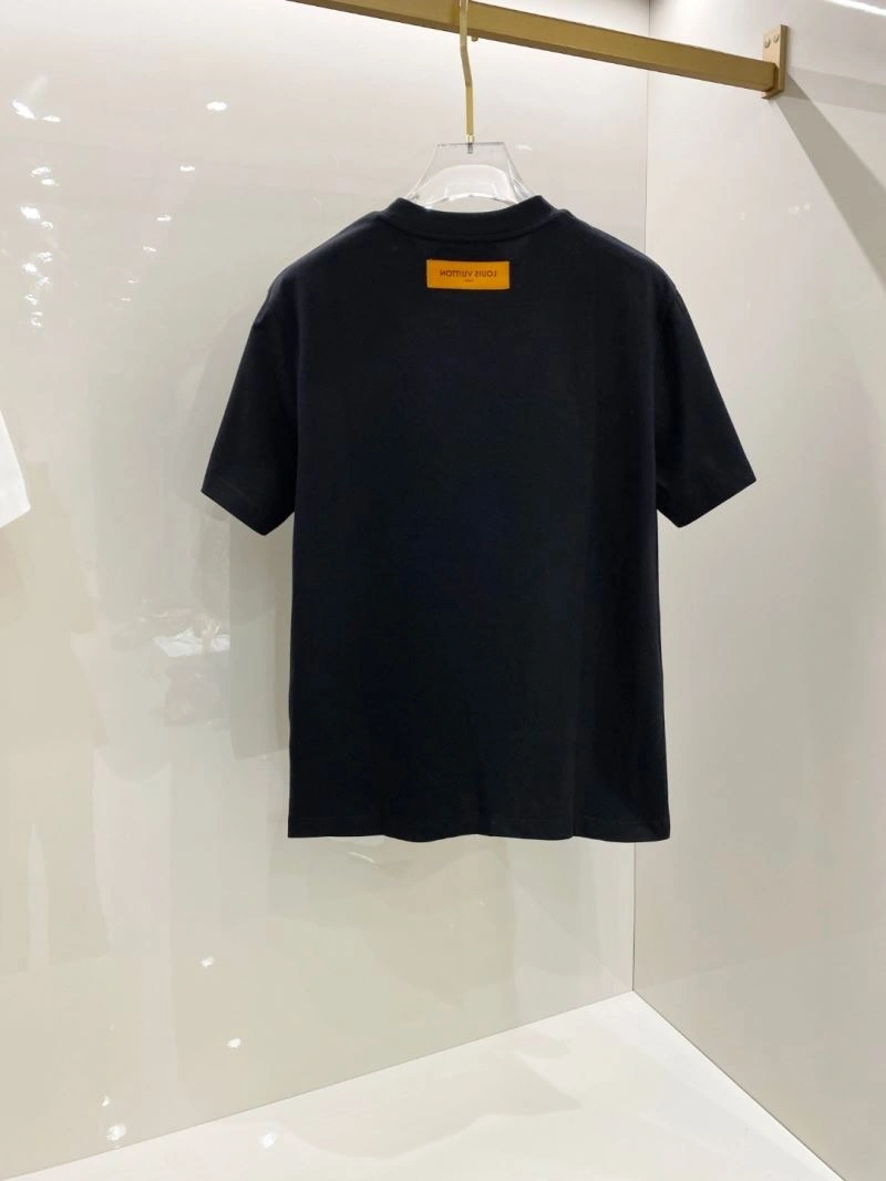 Sleek Louis Vuitton T-Shirts 134434
