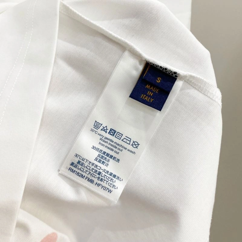 Chic Louis Vuitton T-Shirts 134445