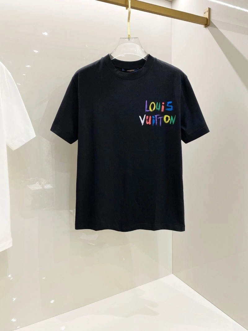 Functional Louis Vuitton T-Shirts 134453