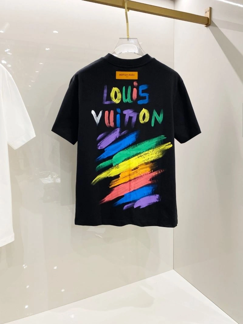 Functional Louis Vuitton T-Shirts 134453