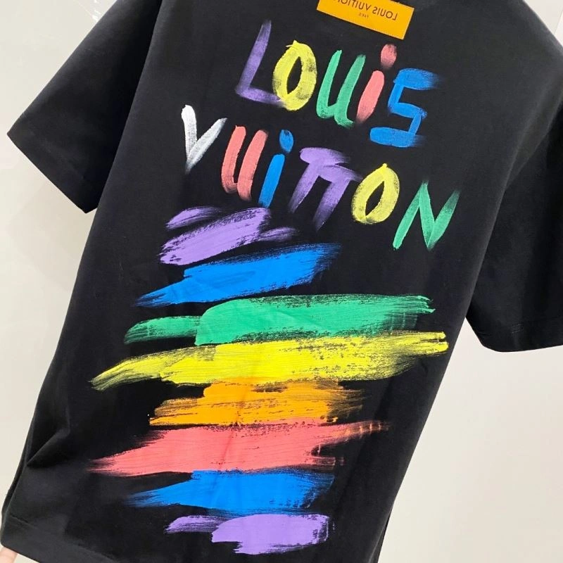 Functional Louis Vuitton T-Shirts 134453