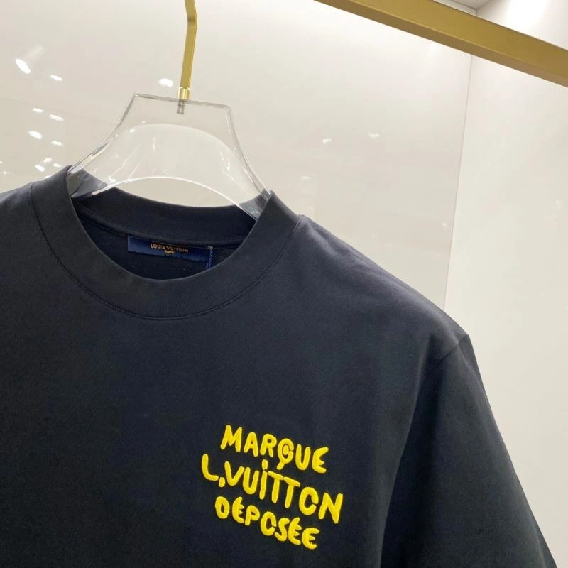Cozy Louis Vuitton T-Shirts 134433