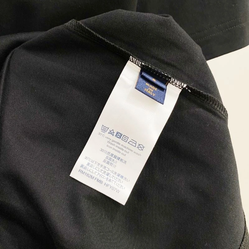 Cozy Louis Vuitton T-Shirts 134433