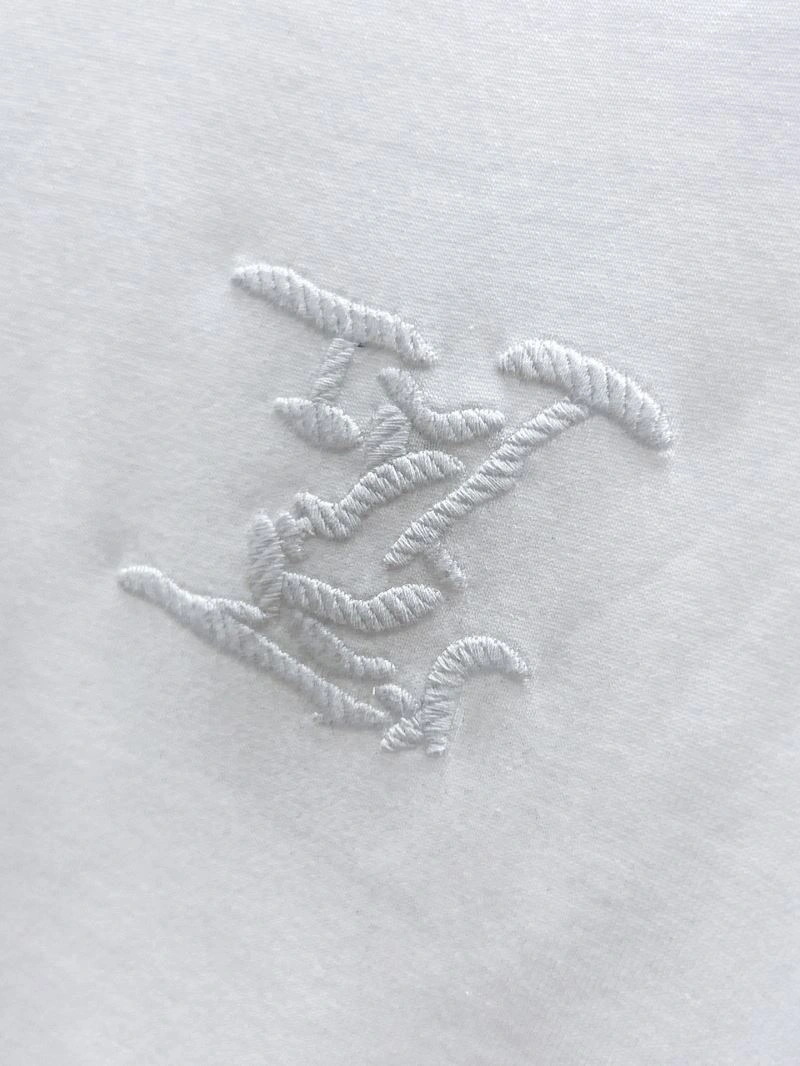 Louis Vuitton T-Shirts Bold 134440