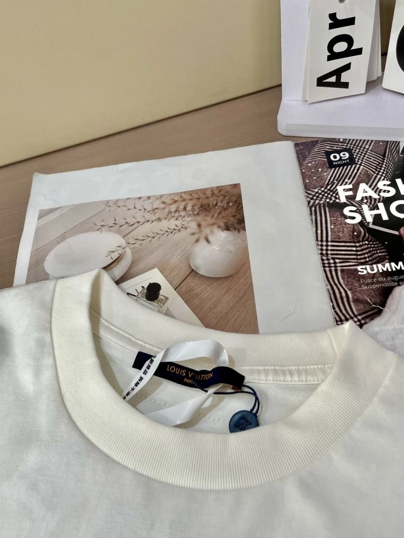 Refined Louis Vuitton T-Shirts 134455