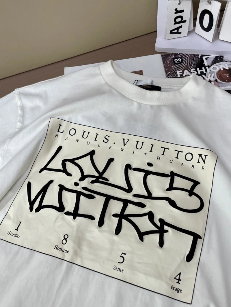 Refined Louis Vuitton T-Shirts 134455