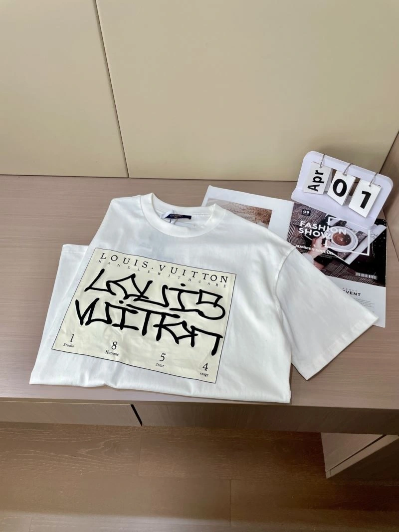 Refined Louis Vuitton T-Shirts 134455