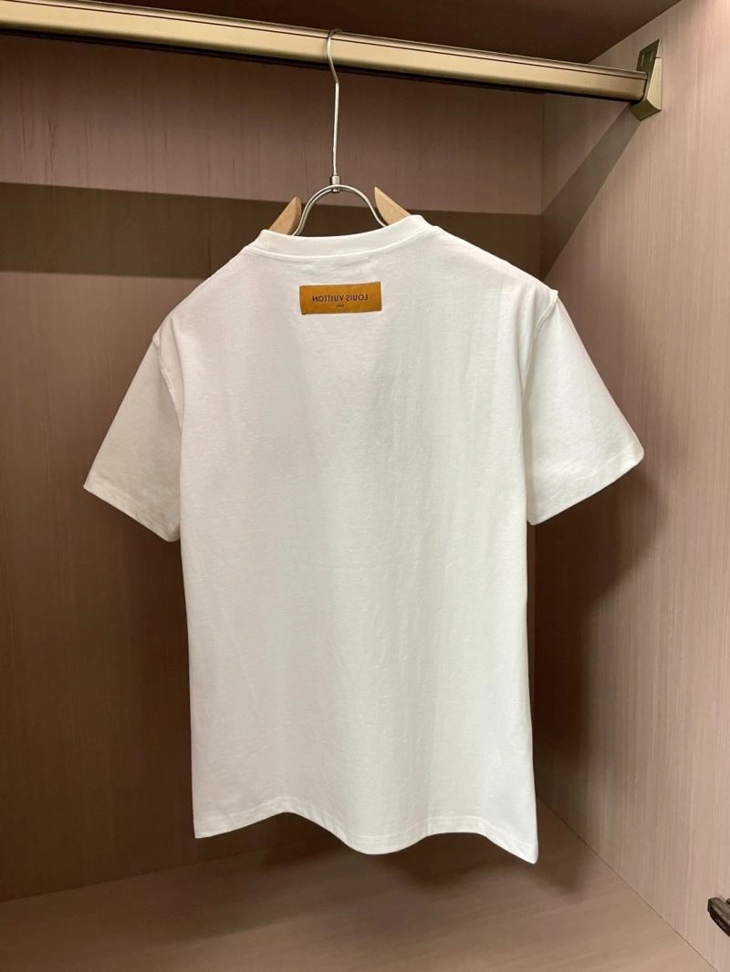 Louis Vuitton T-Shirts UrbanChic 134424