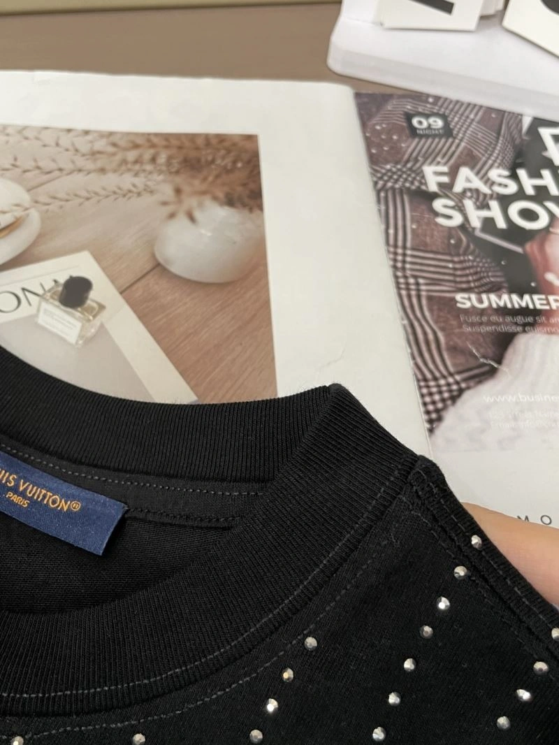 Louis Vuitton T-Shirts Seasonal 134427
