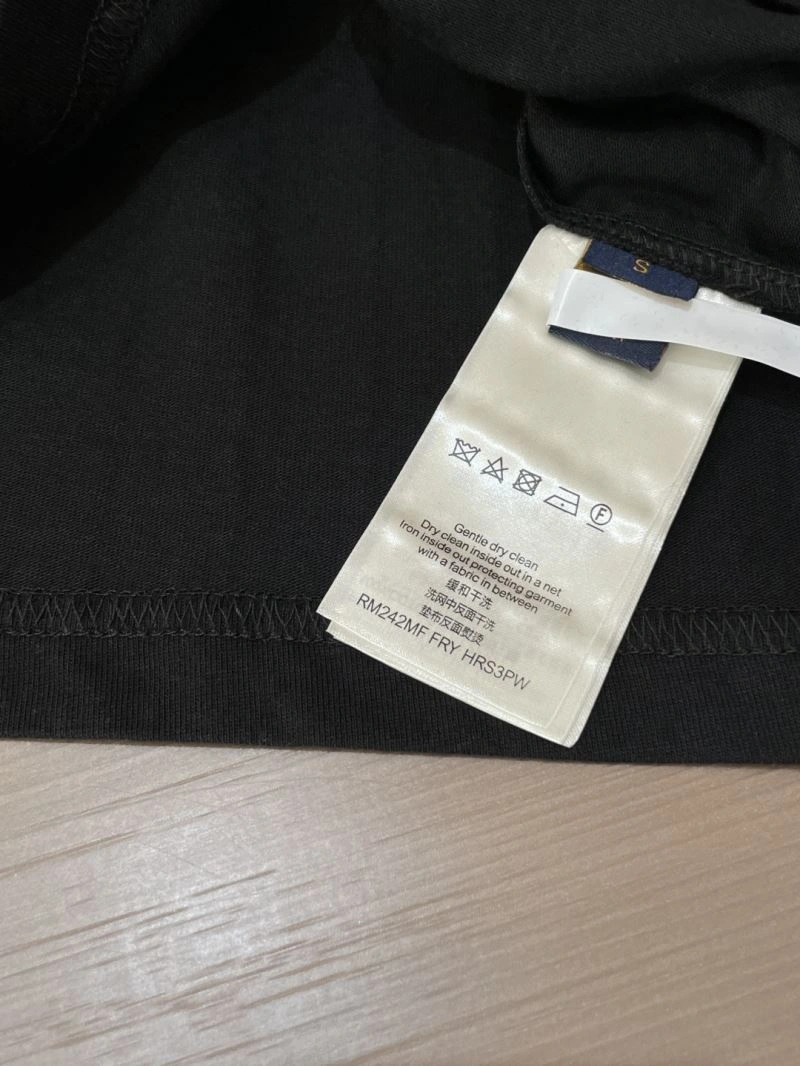 Louis Vuitton T-Shirts Seasonal 134427