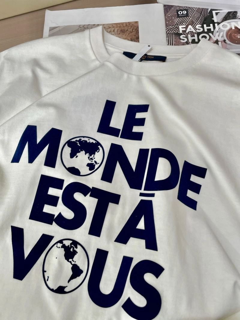 Breathable Louis Vuitton T-Shirts 134425
