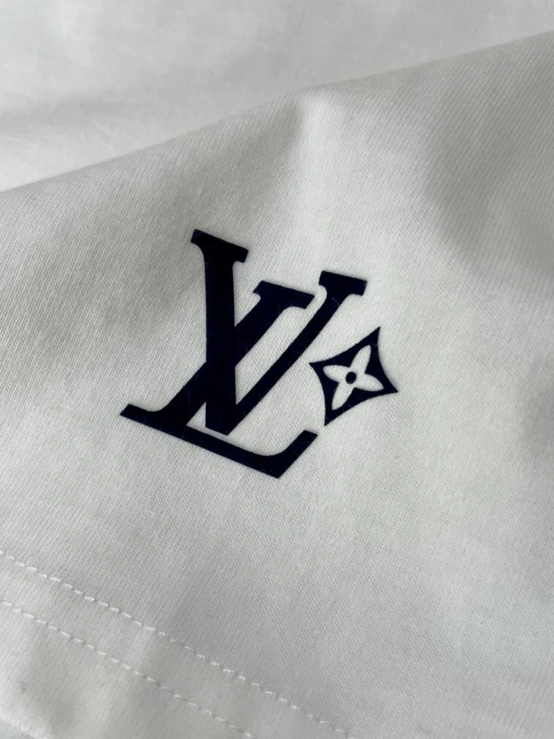 Breathable Louis Vuitton T-Shirts 134425