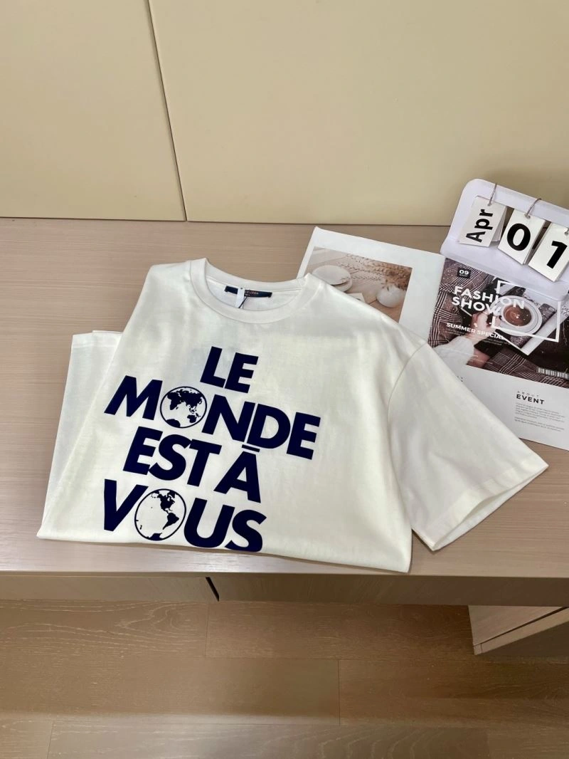 Breathable Louis Vuitton T-Shirts 134425