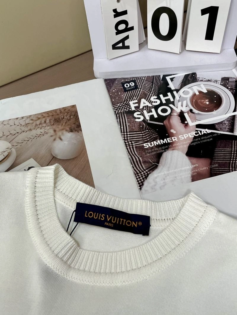 Seasonal Louis Vuitton T-Shirts 134421