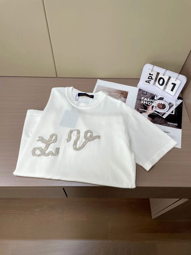 Seasonal Louis Vuitton T-Shirts 134421